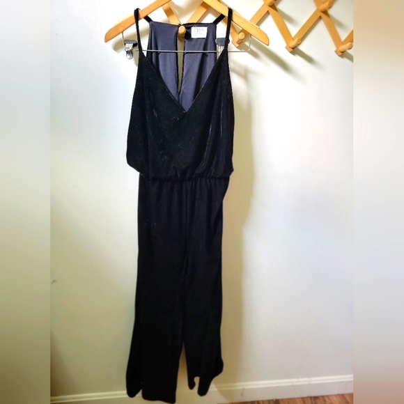 Velour black jumpsuit romper sienna sky size medium - Picture 1 of 4